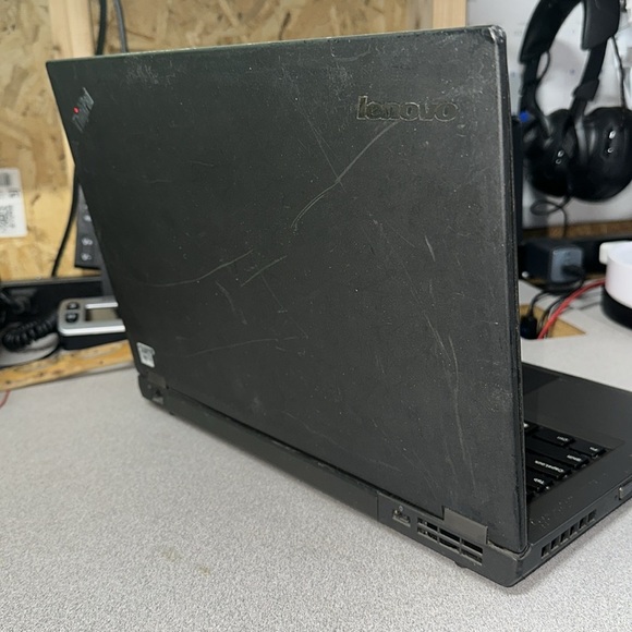 14”Lenovo Thinkpad T440 (i5) 2.6ghz/8gig ram/240ssd/dvdrw//webcam… - Picture 5 of 10